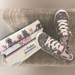Bobs from Skechers. NWT. Classy CAT. US 8